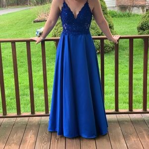 Gorgeous Faviana prom dress